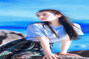 为何迪丽热巴学生时期没人追？当看完这些照片后，网友：好像明白了