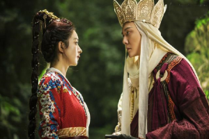 仅一年时间，赵丽颖与冯绍峰的现状一对比，才明白他们为何离婚