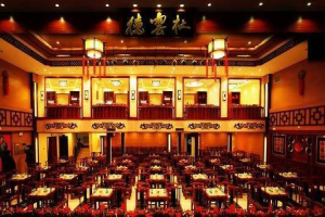 十几年前郭德纲说相声，可不只是拿于谦父亲媳妇砸挂，为啥变了？