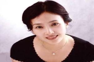 刘亦菲三代比美,看到外婆年轻时照片,才明白为啥刘亦菲说自己丑