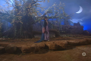 经典港剧布景不能细看，为何观众不以为然，还吐槽新剧抠图